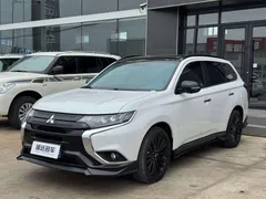 2021 Mitsubishi Outlander 2.4L 4WD 5-seat, белый — фото 1