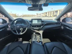 2023 Toyota Camry 2.0G Luxury, чёрный — фото 8