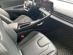 2021 Hyundai Elantra 1.5L CVT TOP Flagship — фото 17