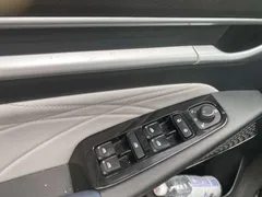 2022 Geely Emgrand 4th Gen 1.5L CVT Flagship — фото 14