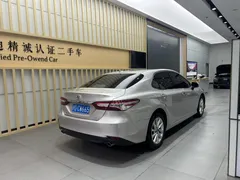 2021 Toyota Camry 2.0G Luxury — фото 9