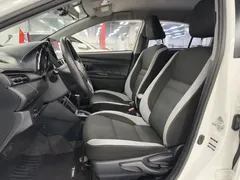 2022 Toyota Yaris L Zhixuan X 1.5L CVT Luxury Plus, белый — фото 8