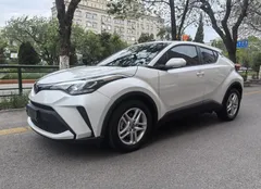 2023 Toyota C-HR 2.0L Comfort, белый — фото 1