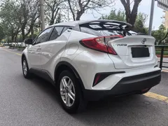 2023 Toyota C-HR 2.0L Comfort, белый — фото 5