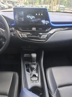 2023 Toyota C-HR 2.0L Comfort, белый — фото 13