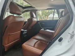 2022 Toyota RAV4 2.0L CVT 2WD Fashion, белый — фото 6