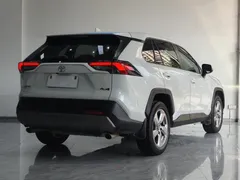 2022 Toyota RAV4 2.0L CVT 2WD Fashion, белый — фото 9