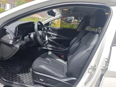 2023 Hyundai Elantra 1.5L CVT LUX Premium, белый — фото 8