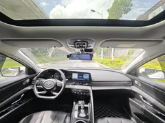 2023 Hyundai Elantra 1.5L CVT LUX Premium, белый — фото 12