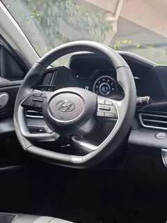 2023 Hyundai Elantra 1.5L CVT LUX Premium, белый — фото 13