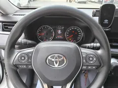 2023 Toyota RAV4 2.0L CVT 2WD, белый — фото 13
