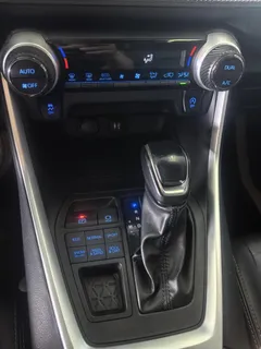 2022 Toyota Wildlander 2.0L 4WD Luxury, белый — фото 11