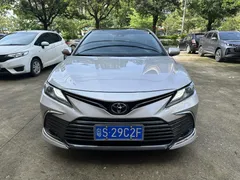 2021 Toyota Camry 2.5G Luxury — фото 2