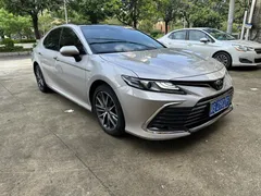 2021 Toyota Camry 2.5G Luxury — фото 3