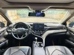 2021 Toyota Camry 2.5G Luxury, белый — фото 8