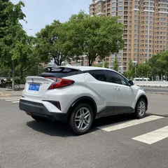2022 Toyota C-HR 2.0L Comfort, белый — фото 4