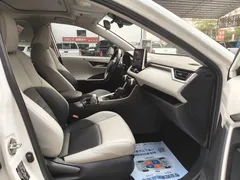 2021 Toyota Wildlander 2.0L 4WD Luxury, белый — фото 9