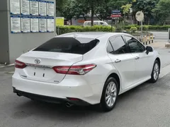 2021 Toyota Camry 2.0G Luxury, белый — фото 4