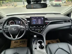 2021 Toyota Camry 2.0G Luxury, белый — фото 8