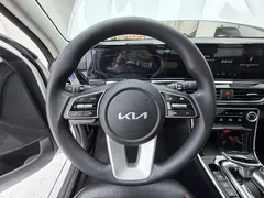 2023 Kia Seltos 1.5L IVT Luxury, белый — фото 8
