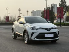 2021 Toyota C-HR 2.0L Comfort, белый — фото 2