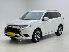 2021 Mitsubishi Outlander 2.0L 2WD 5-seat, белый — фото 1