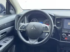 2021 Mitsubishi Outlander 2.0L 2WD 5-seat, белый — фото 11