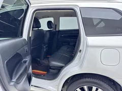 2021 Mitsubishi Outlander 2.0L 2WD 5-seat, белый — фото 13