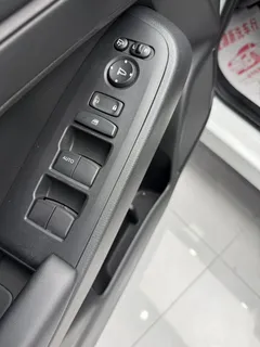2023 Honda Vezel 1.5L CVT Elite, белый — фото 9