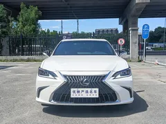 2022 Lexus ES 200 Excellence, белый — фото 2