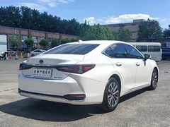 2022 Lexus ES 200 Excellence, белый — фото 9