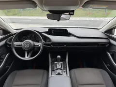 2022 Mazda Mazda3 2.0L AT, белый — фото 6