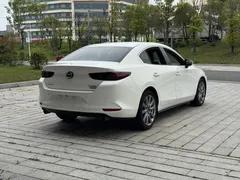 2022 Mazda Mazda3 2.0L AT, белый — фото 8