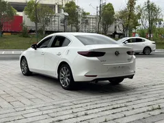 2022 Mazda Mazda3 2.0L AT, белый — фото 9