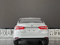 2021 Toyota Camry 2.0G Luxury, белый — фото 17