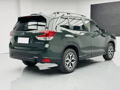 2022 Subaru Forester 2.0i AWD Luxury, зелёный — фото 6
