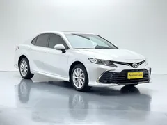 2022 Toyota Camry 2.0GVP Leading, белый — фото 3