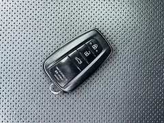 2022 Toyota Camry 2.0GVP Leading, белый — фото 18
