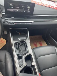 2022 Geely Emgrand 4th Gen 1.5L CVT Flagship, белый — фото 4