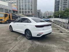 2022 Geely Emgrand 4th Gen 1.5L CVT Flagship, белый — фото 12
