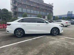 2022 Geely Emgrand 4th Gen 1.5L CVT Flagship, белый — фото 15
