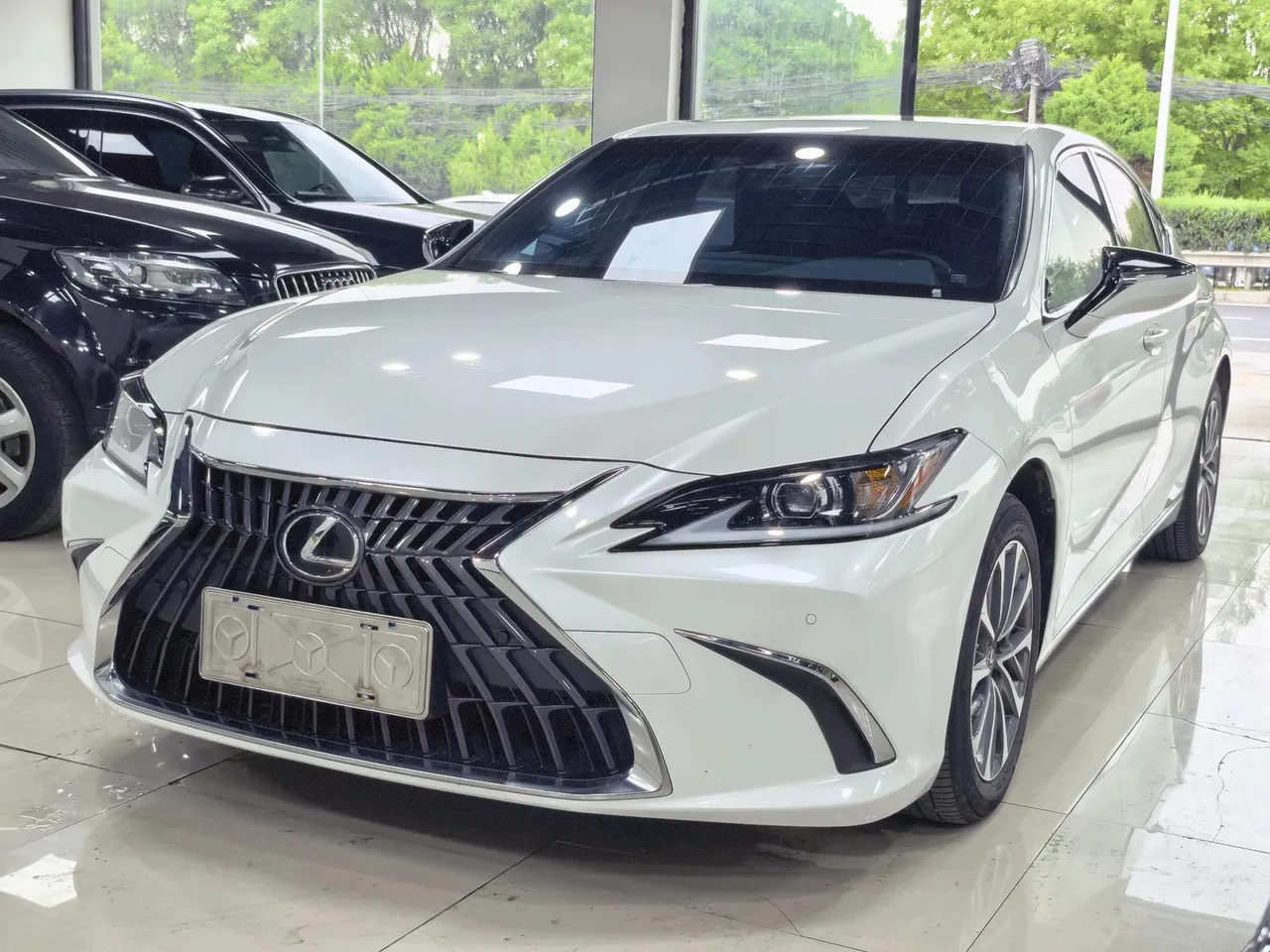 2022 Lexus ES 200 Excellence