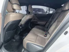 2022 Lexus ES 200 Excellence, белый — фото 5