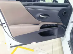 2022 Lexus ES 200 Excellence, белый — фото 7