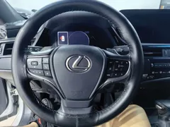 2022 Lexus ES 200 Excellence, белый — фото 8