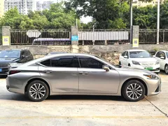 2022 Lexus ES 200 Excellence — фото 13