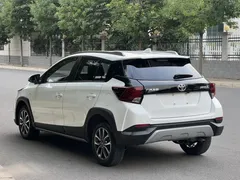 2022 Toyota Yaris L Zhixuan X 1.5L CVT Luxury Plus, белый — фото 6