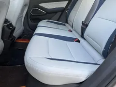 2022 Geely Emgrand 4th Gen 1.5L CVT Flagship — фото 27