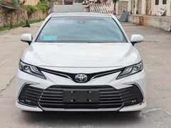 2021 Toyota Camry 2.5G Luxury, белый — фото 2