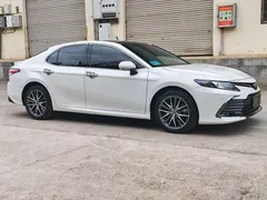 2021 Toyota Camry 2.5G Luxury, белый — фото 5